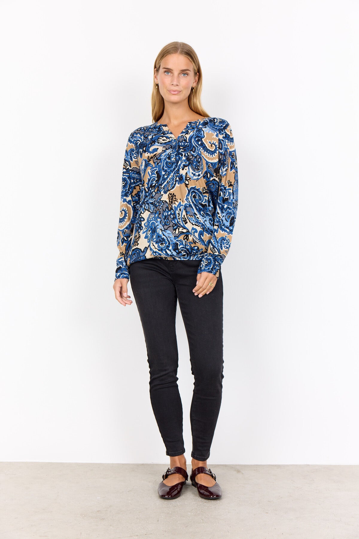 SC-FELICITY AOP 518 Bluse Mørk blå