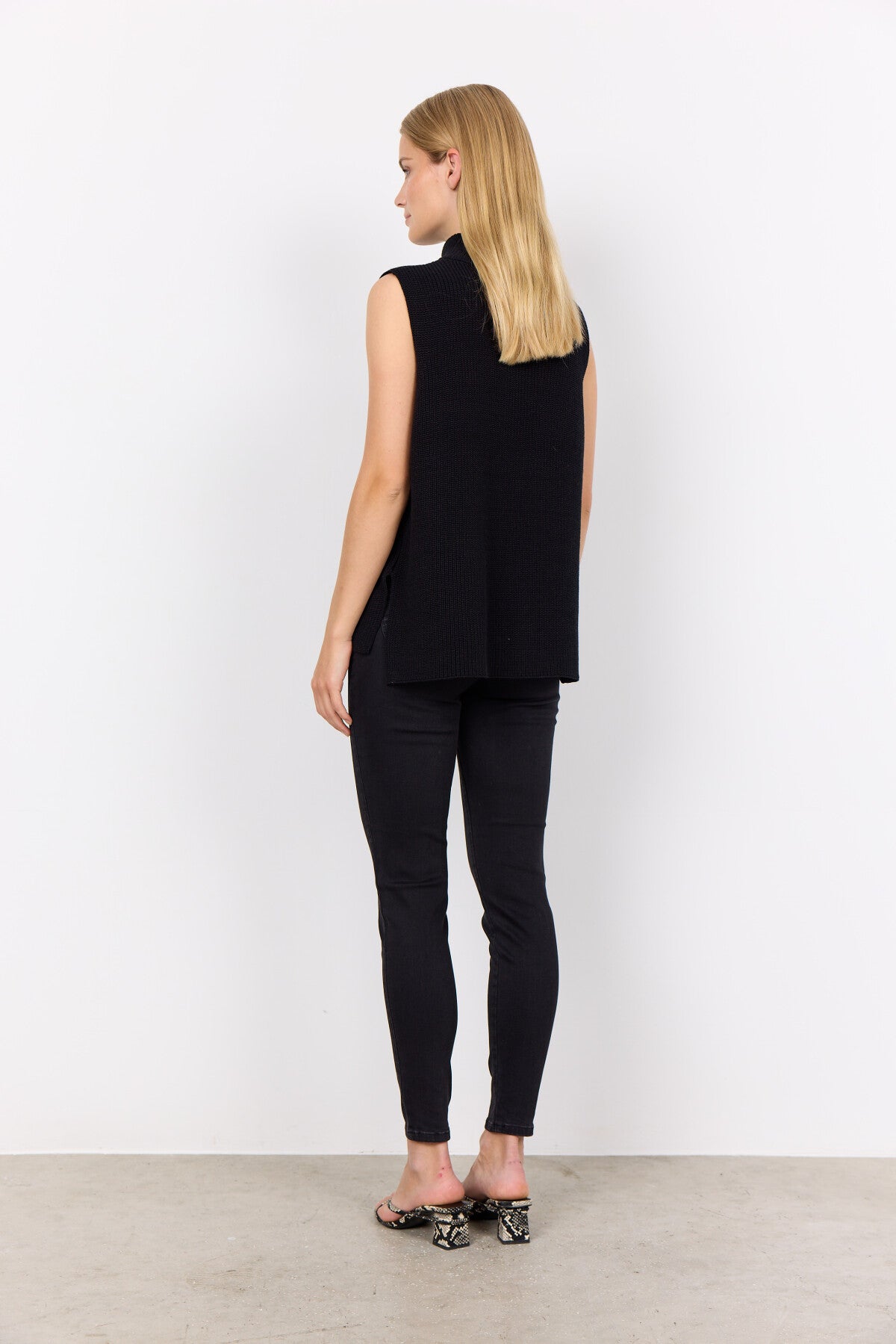 SC-JULIA 8 Vest Sort