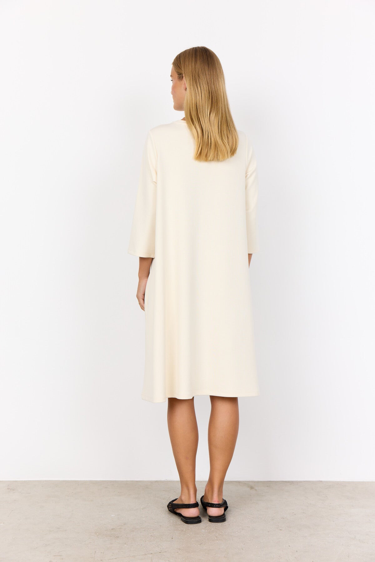 SC-BANU 155 Kjole Creme