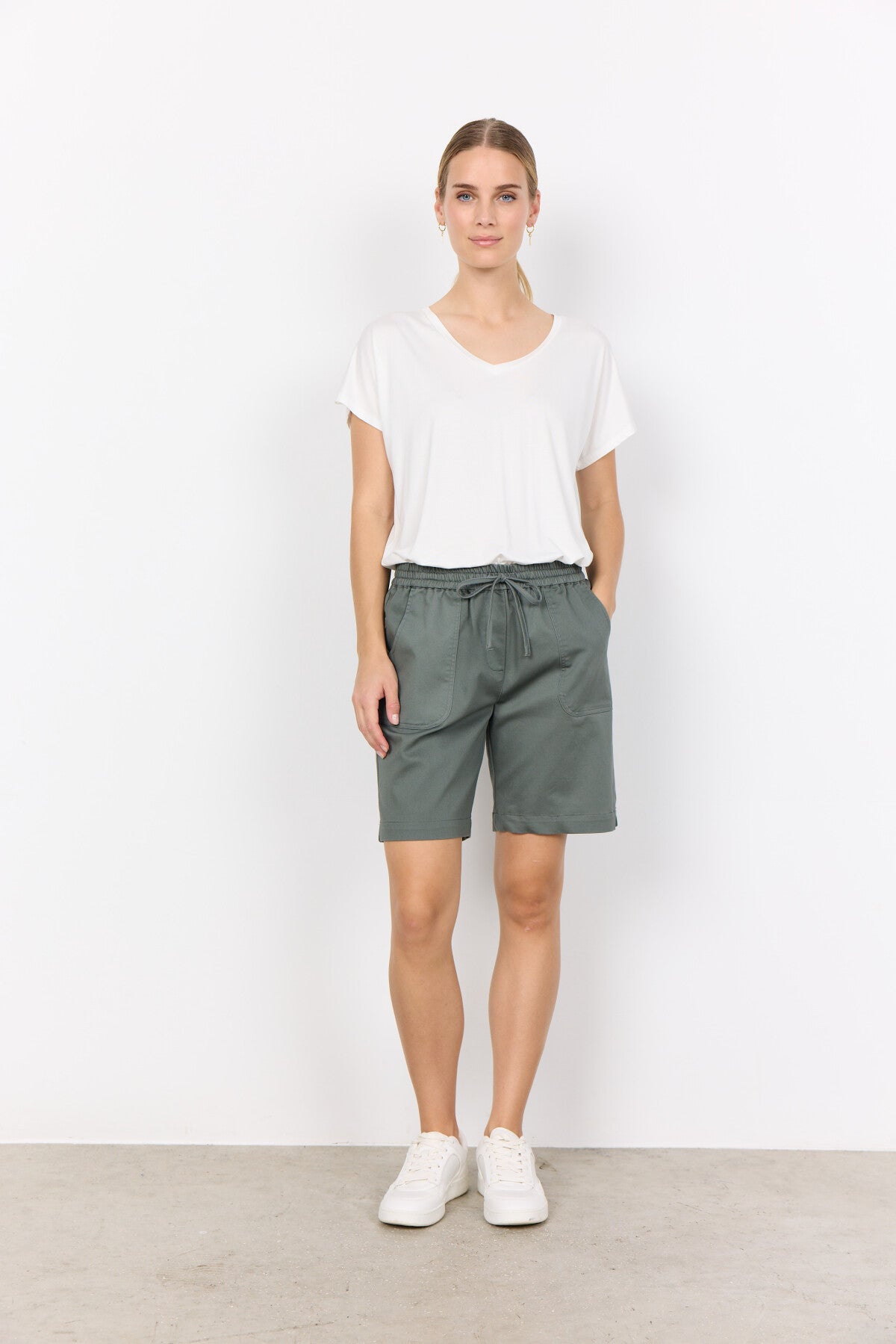 SC-AKILA 24-C Shorts Støvet Grøn