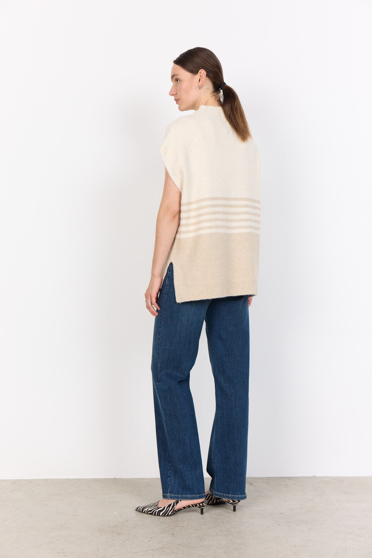 SC-SELVI 1 Vest Sand