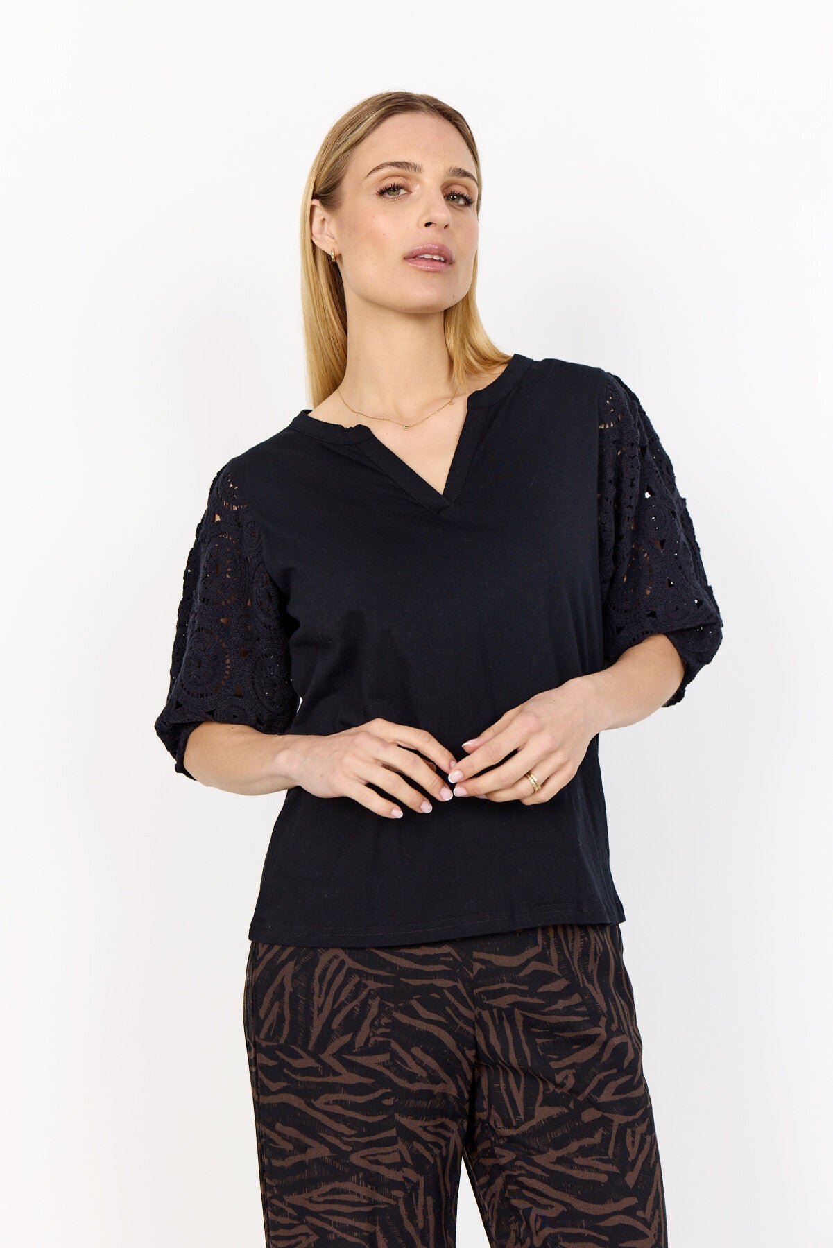 SC-SHENA 2 T-shirt Sort