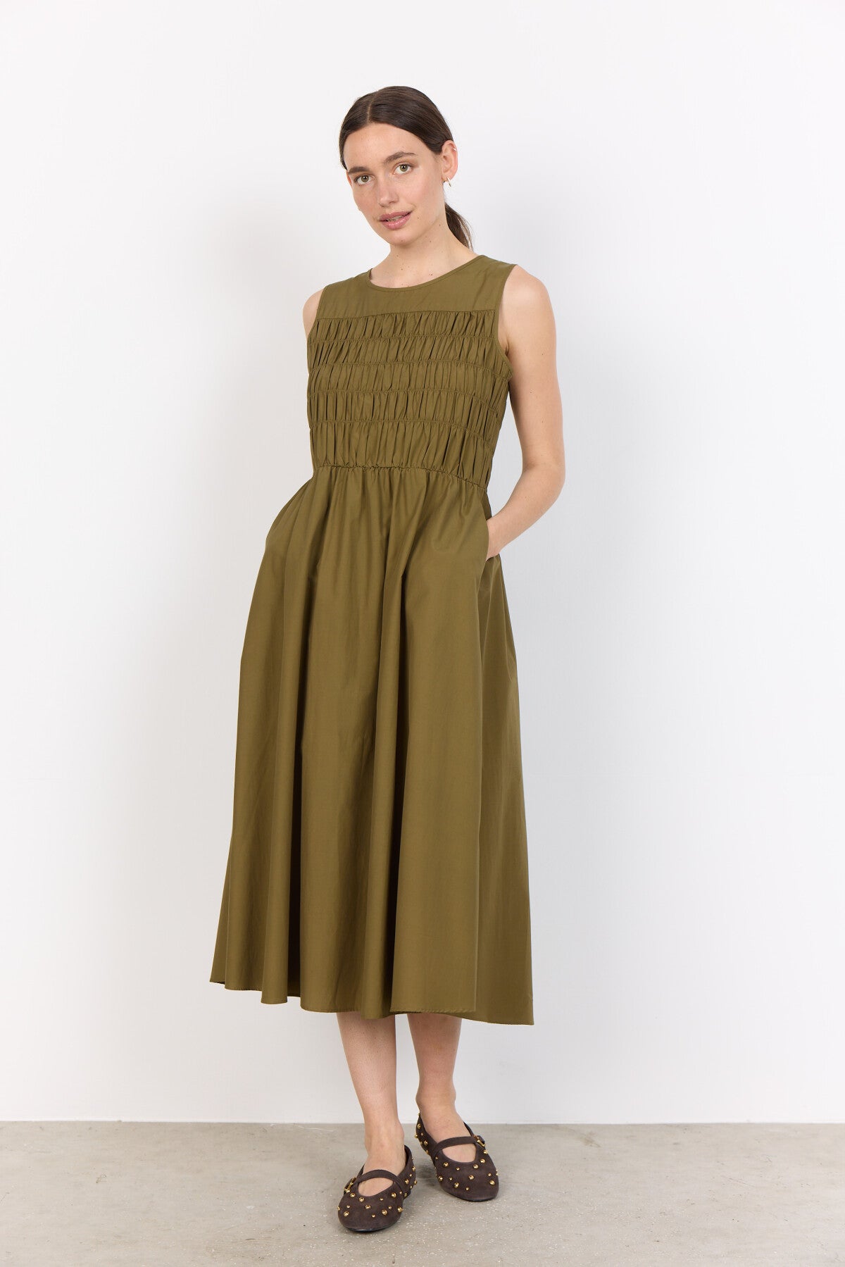 SC-NETTI 107 Kjole Oliven