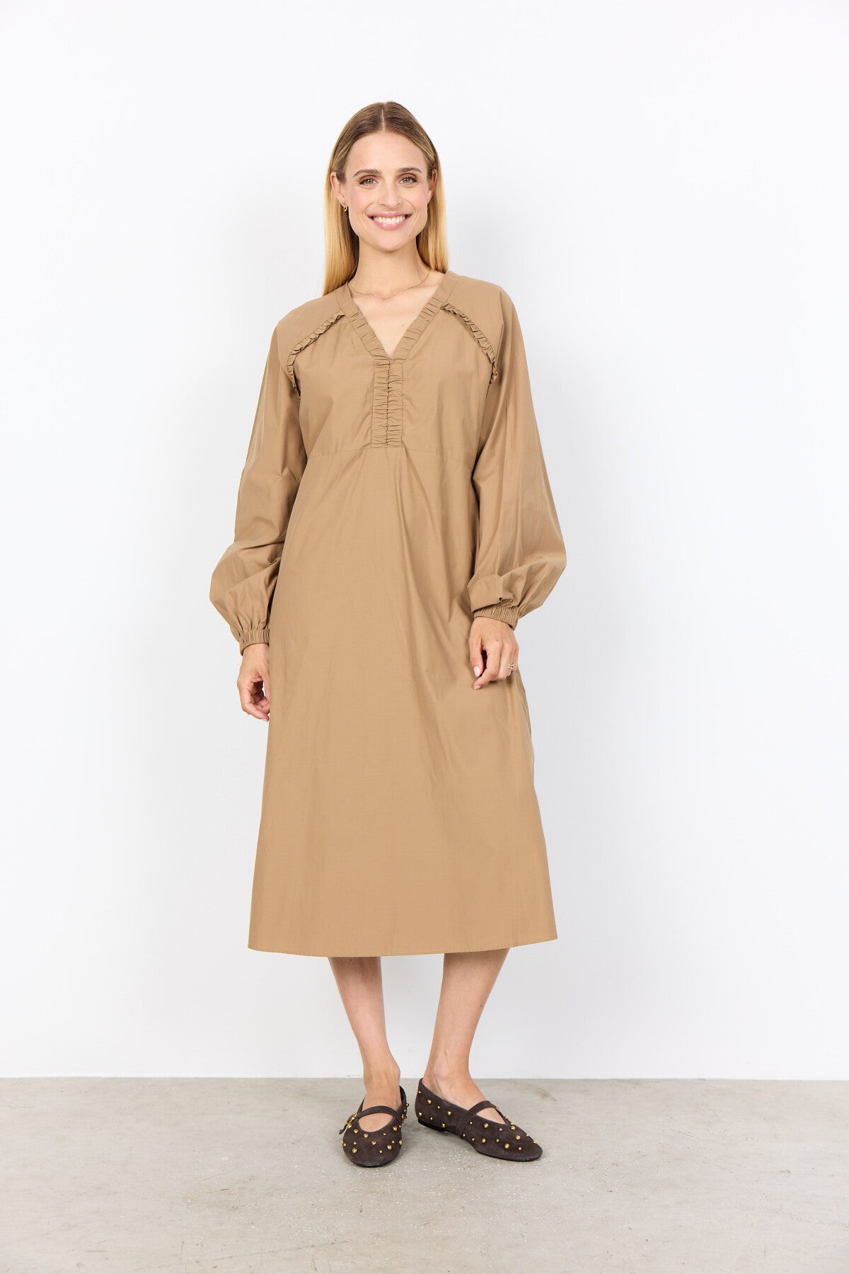 SC-NETTI 111 Kjole Mørk sand