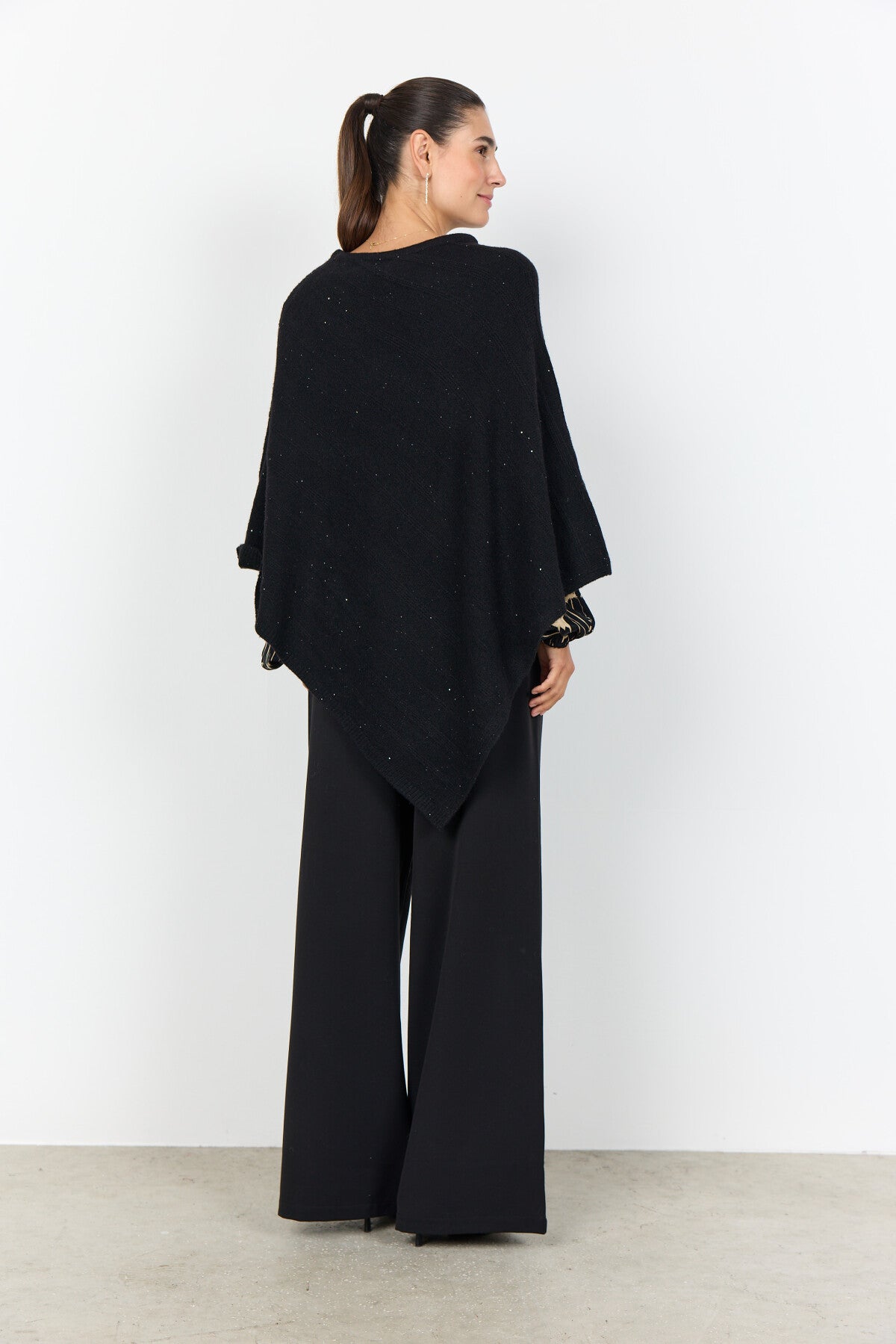 SC-AJNA 1 Poncho Sort