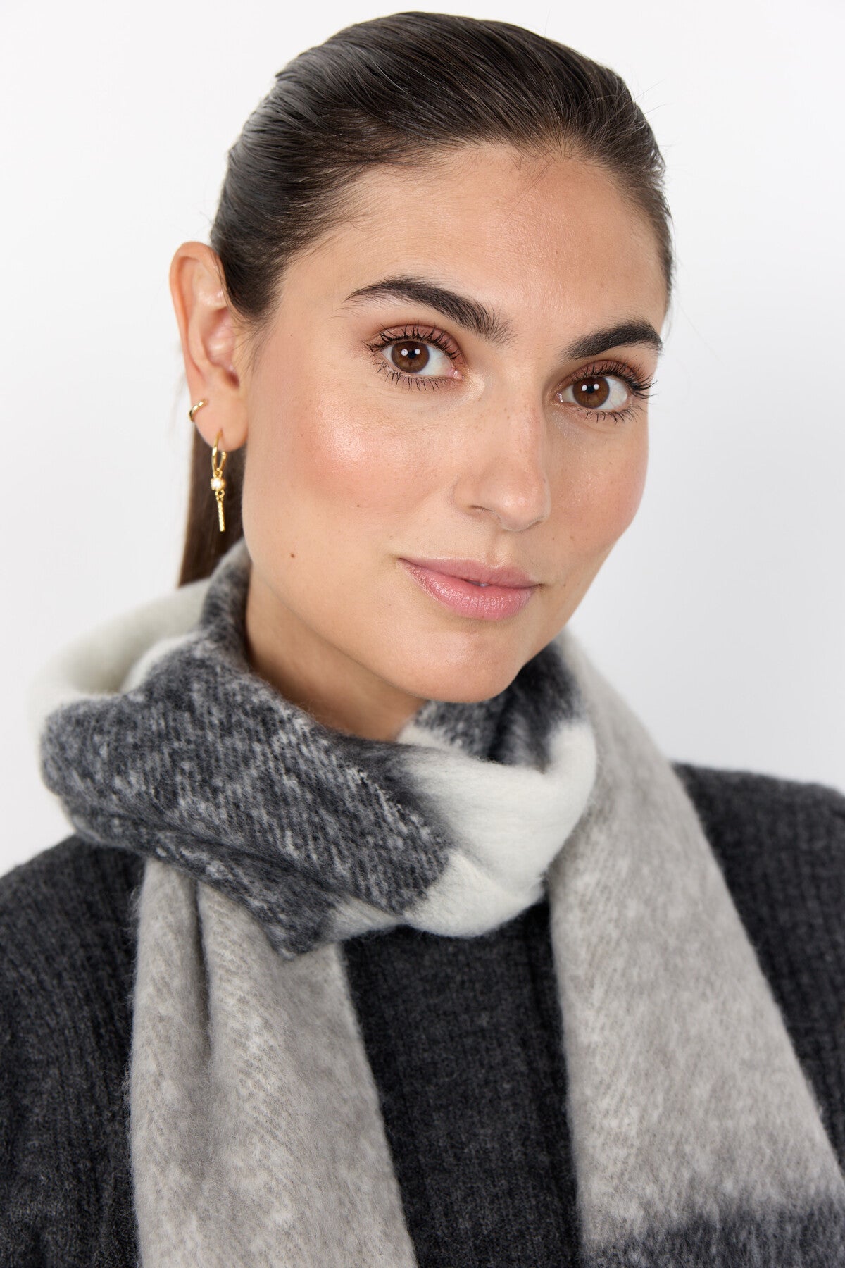 SC-SENELLA 1 Tørklæde Sort