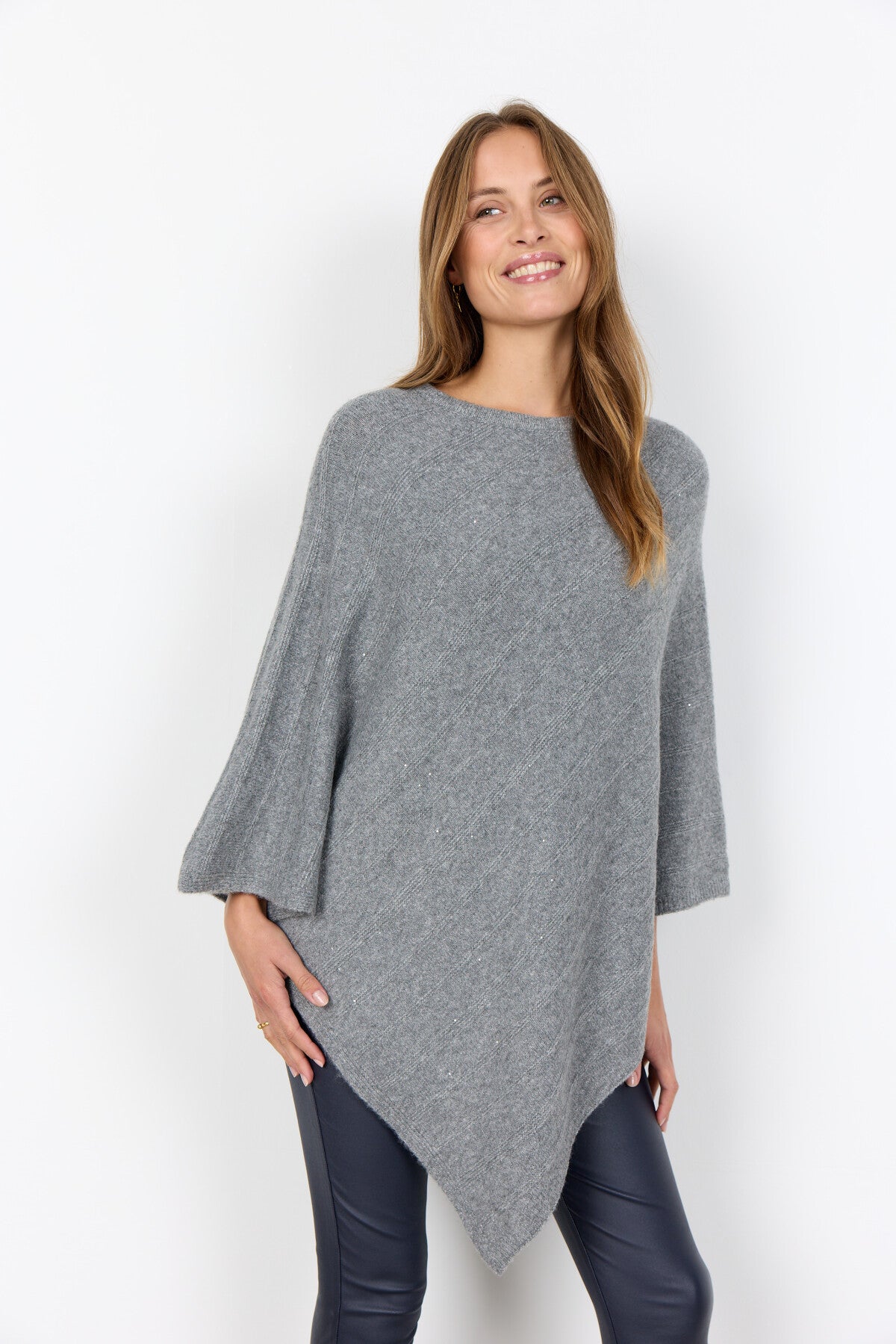 SC-AJNA 1 Poncho Grå