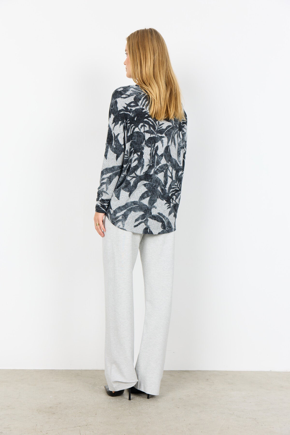 SC-BIARA AOP 152 Bluse Lys grå