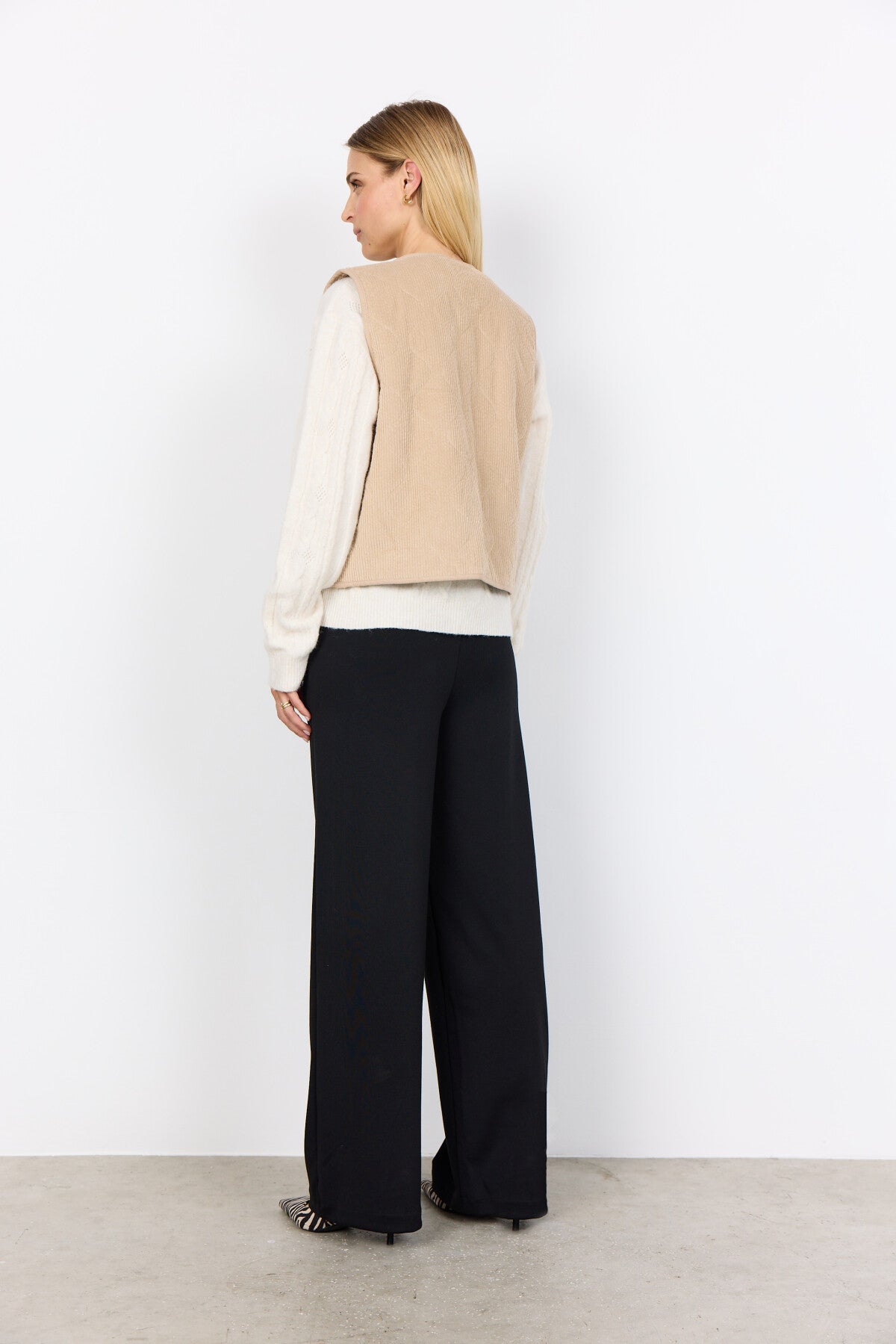 SC-BINDI 17 Vest Sand